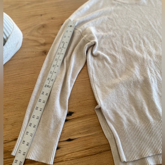 Tahari Super Soft Crew Neck Long Sleeve‎  Cream Sweater Women’s XL Preloved - Picture 9 of 10
